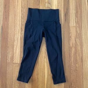 Athleta Salutation Stash Pocket II Capri XS Black